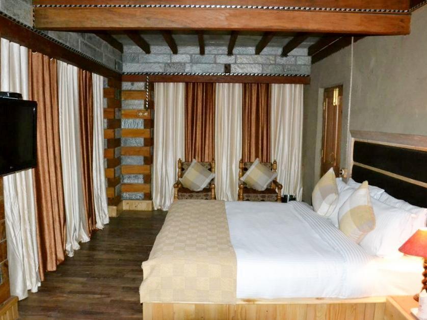 Shobla Kaathkuni Royale Hotell Kulu Exteriör bild